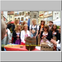 16719 Weinkoeniginnen Rocktoberfest Kitzingen  Oberfranken 2010.JPG